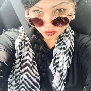 Meet your Posher, Rosa